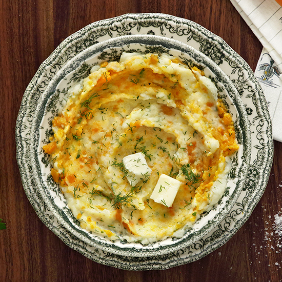 Two-colour puree with herbs