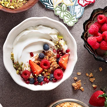 Breakfast yoghurt bowl