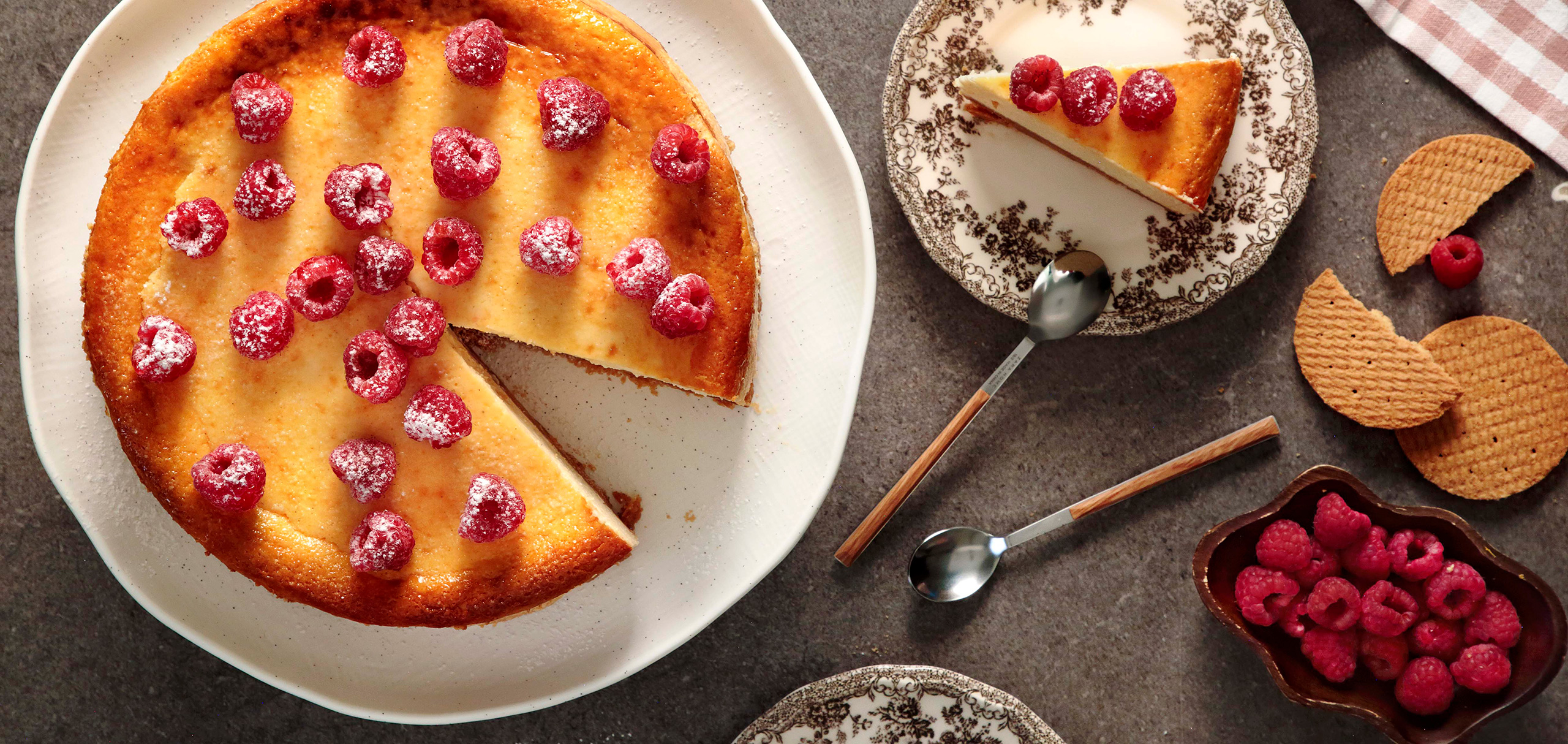 Baked yogurt cheesecake