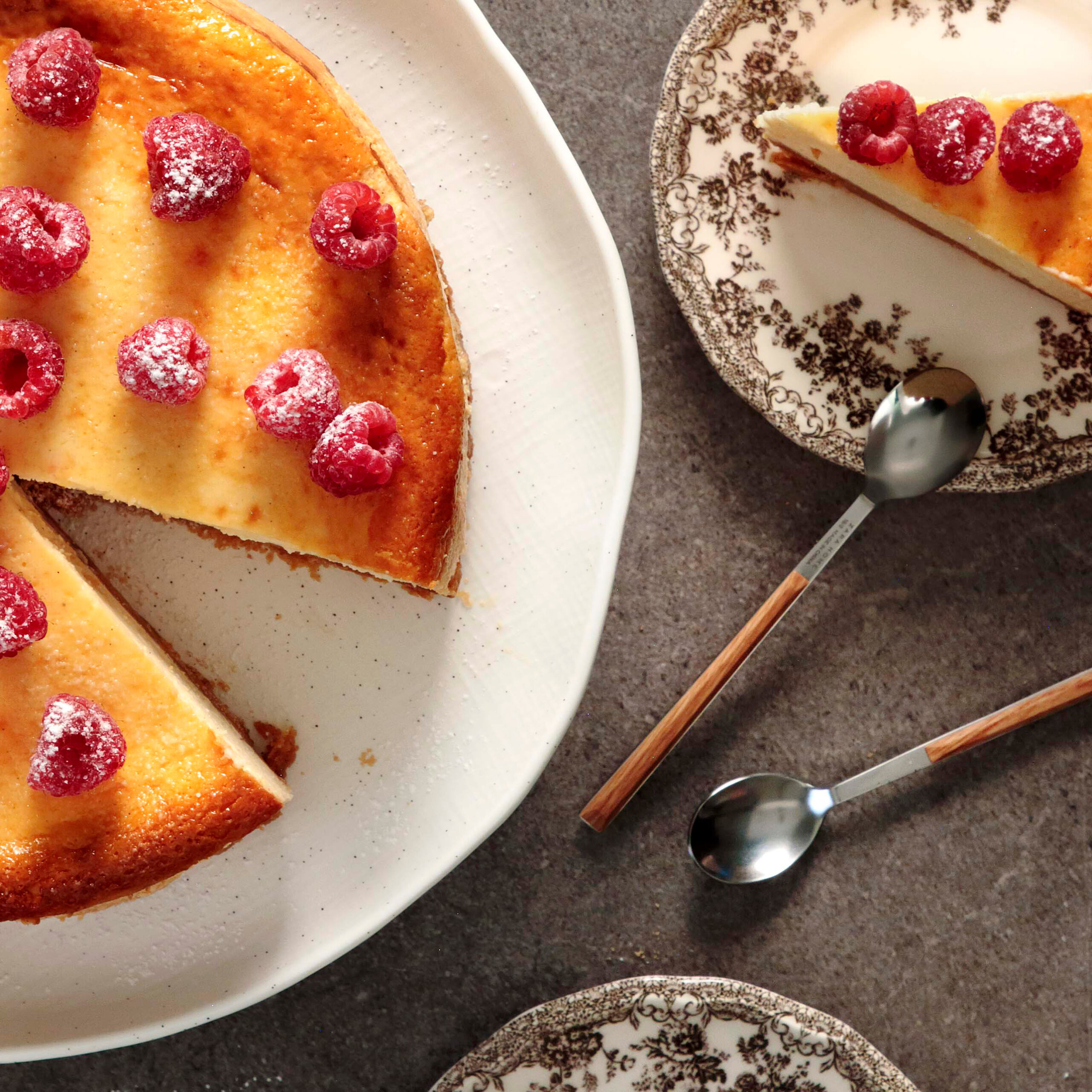 Baked yogurt cheesecake