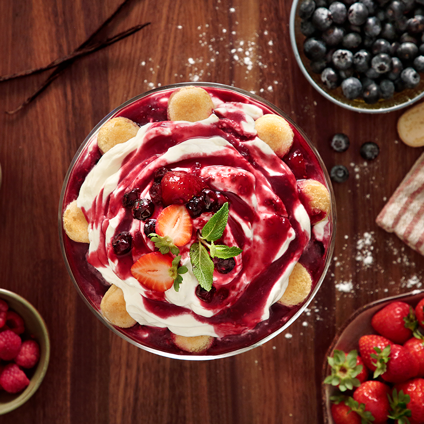 Berry Trifle with yogurt